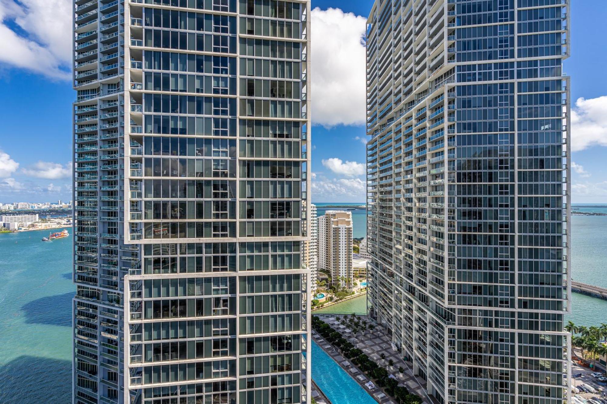 Luxurious Condo At Icon With Views ไมอามี ภายนอก รูปภาพ