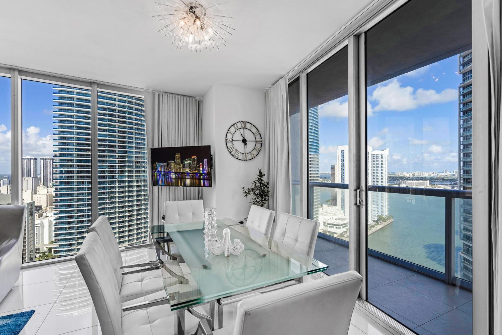 Luxurious Condo At Icon With Views ไมอามี ภายนอก รูปภาพ