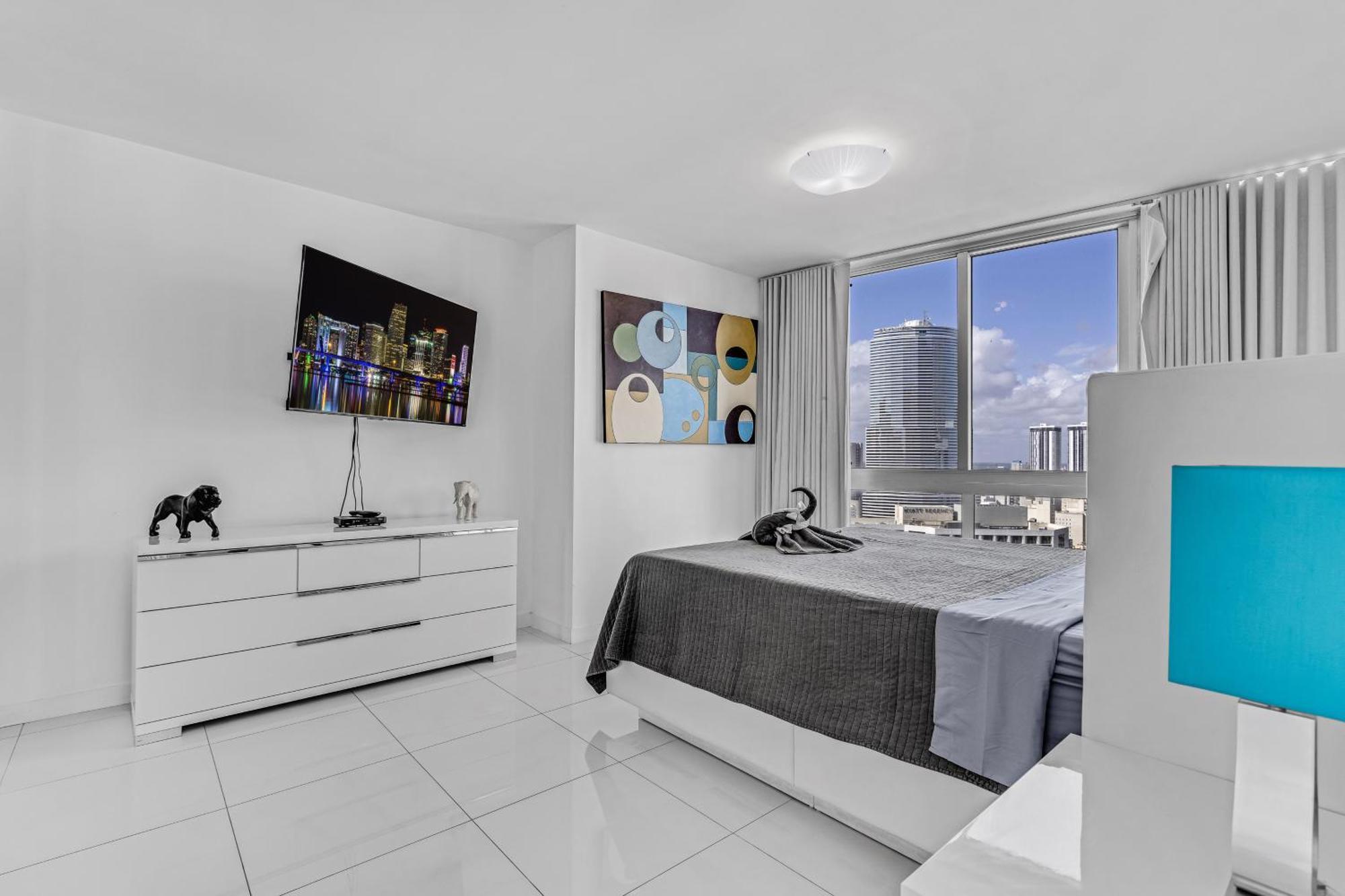 Luxurious Condo At Icon With Views ไมอามี ภายนอก รูปภาพ