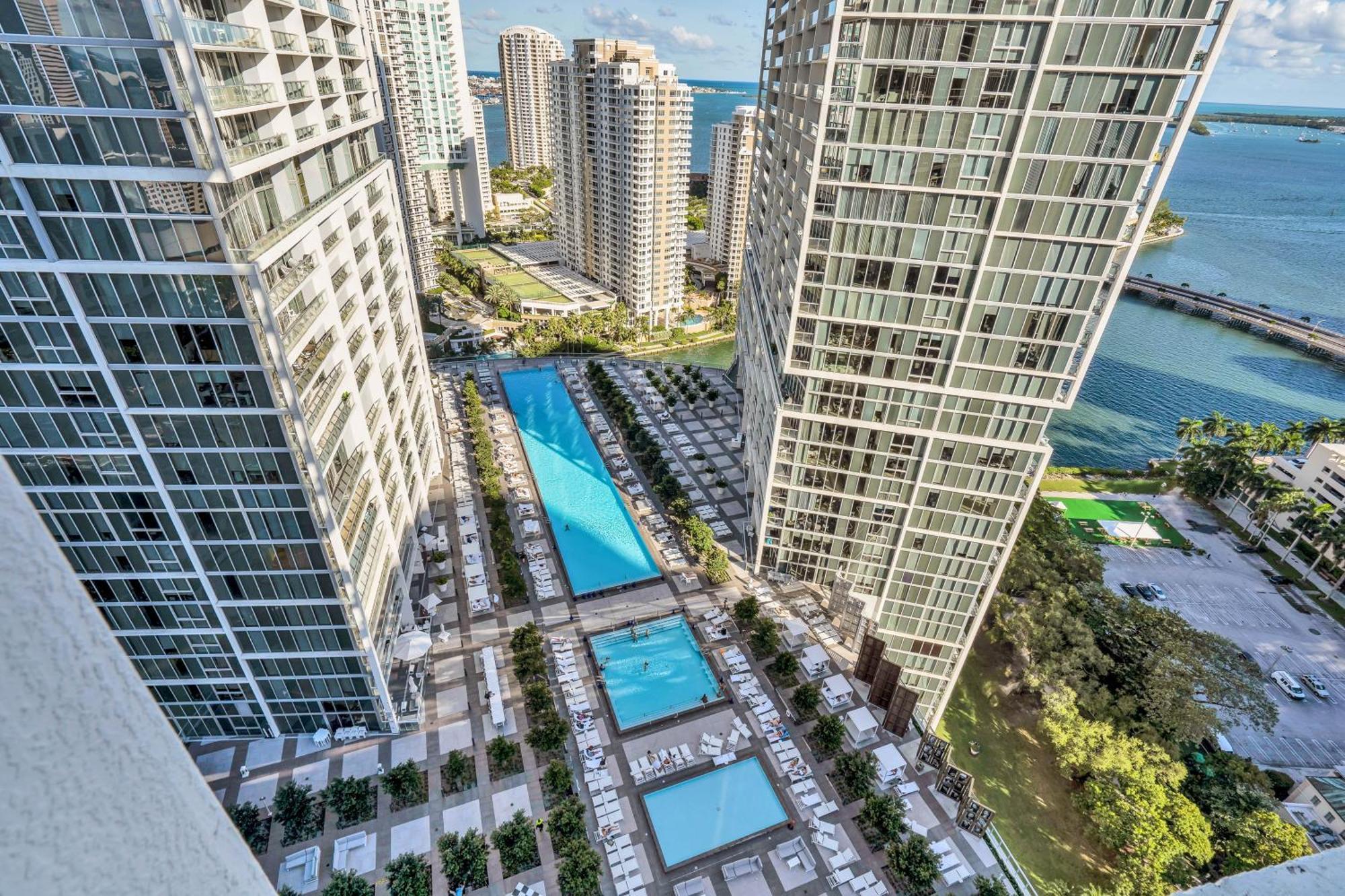 Luxurious Condo At Icon With Views ไมอามี ภายนอก รูปภาพ