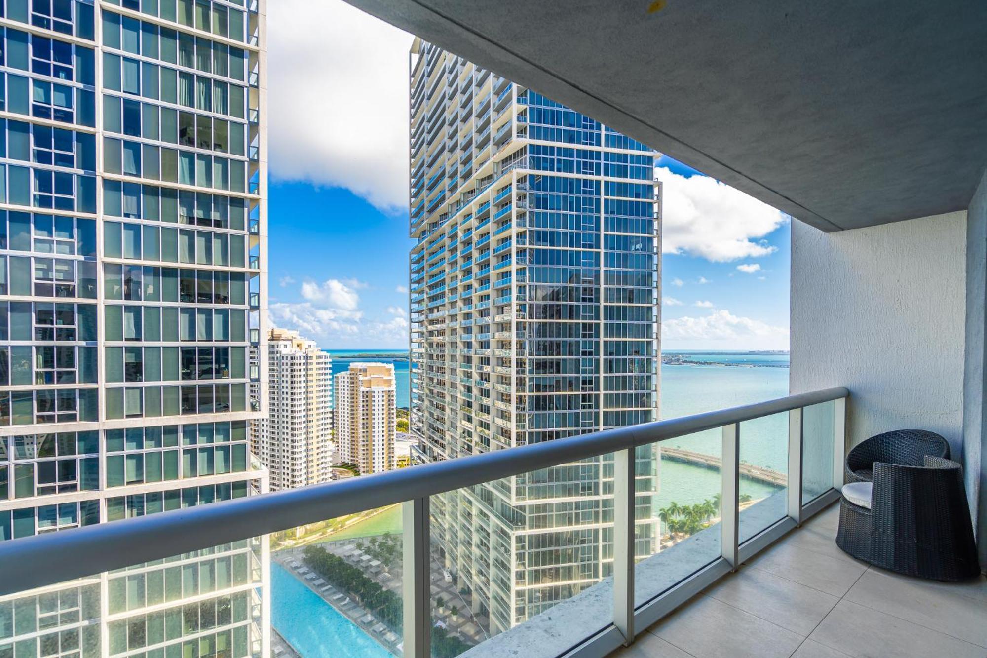 Luxurious Condo At Icon With Views ไมอามี ภายนอก รูปภาพ