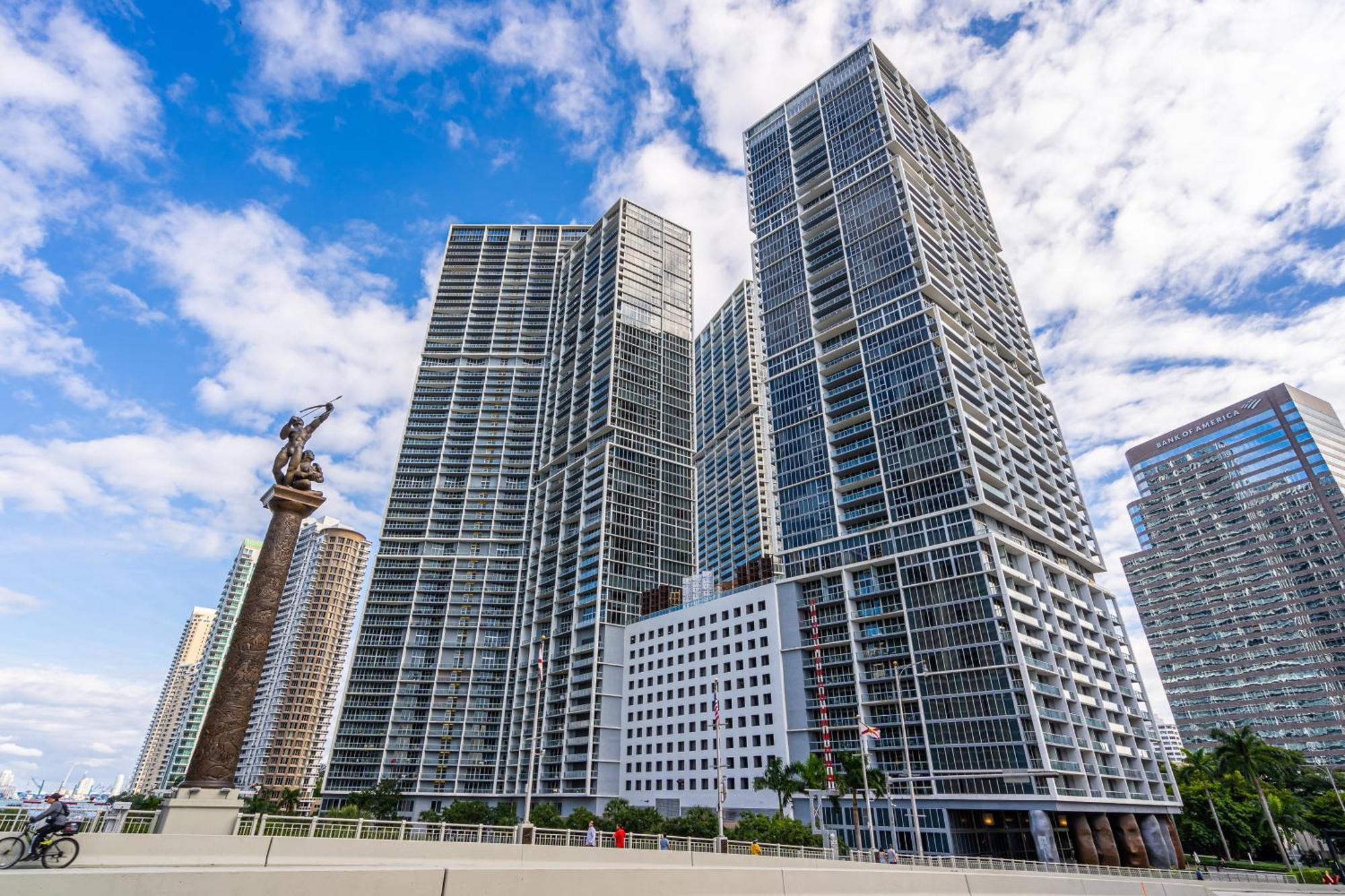 Luxurious Condo At Icon With Views ไมอามี ภายนอก รูปภาพ