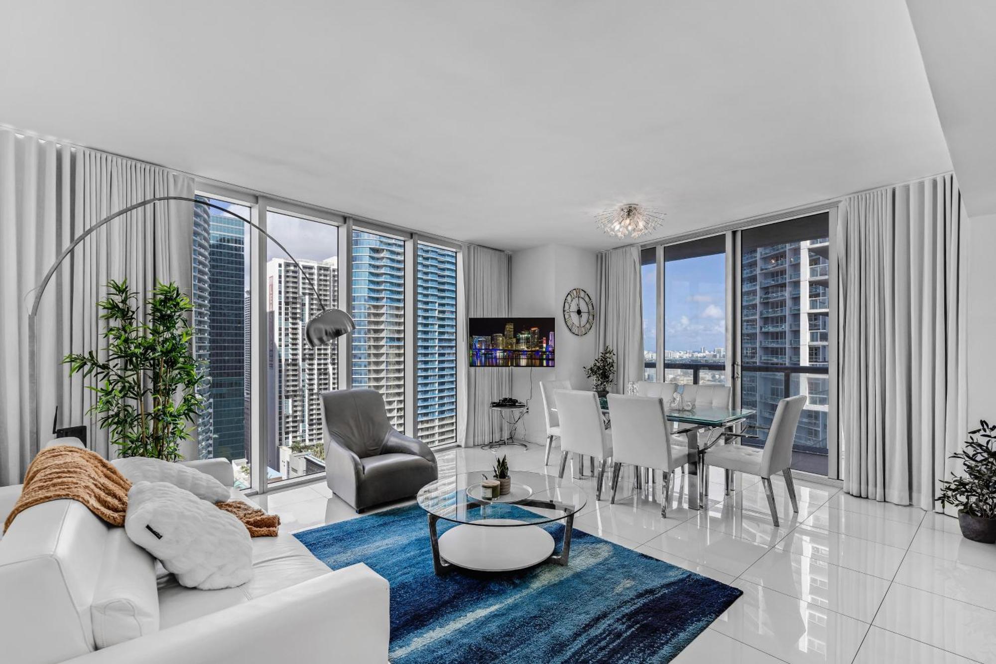 Luxurious Condo At Icon With Views ไมอามี ภายนอก รูปภาพ