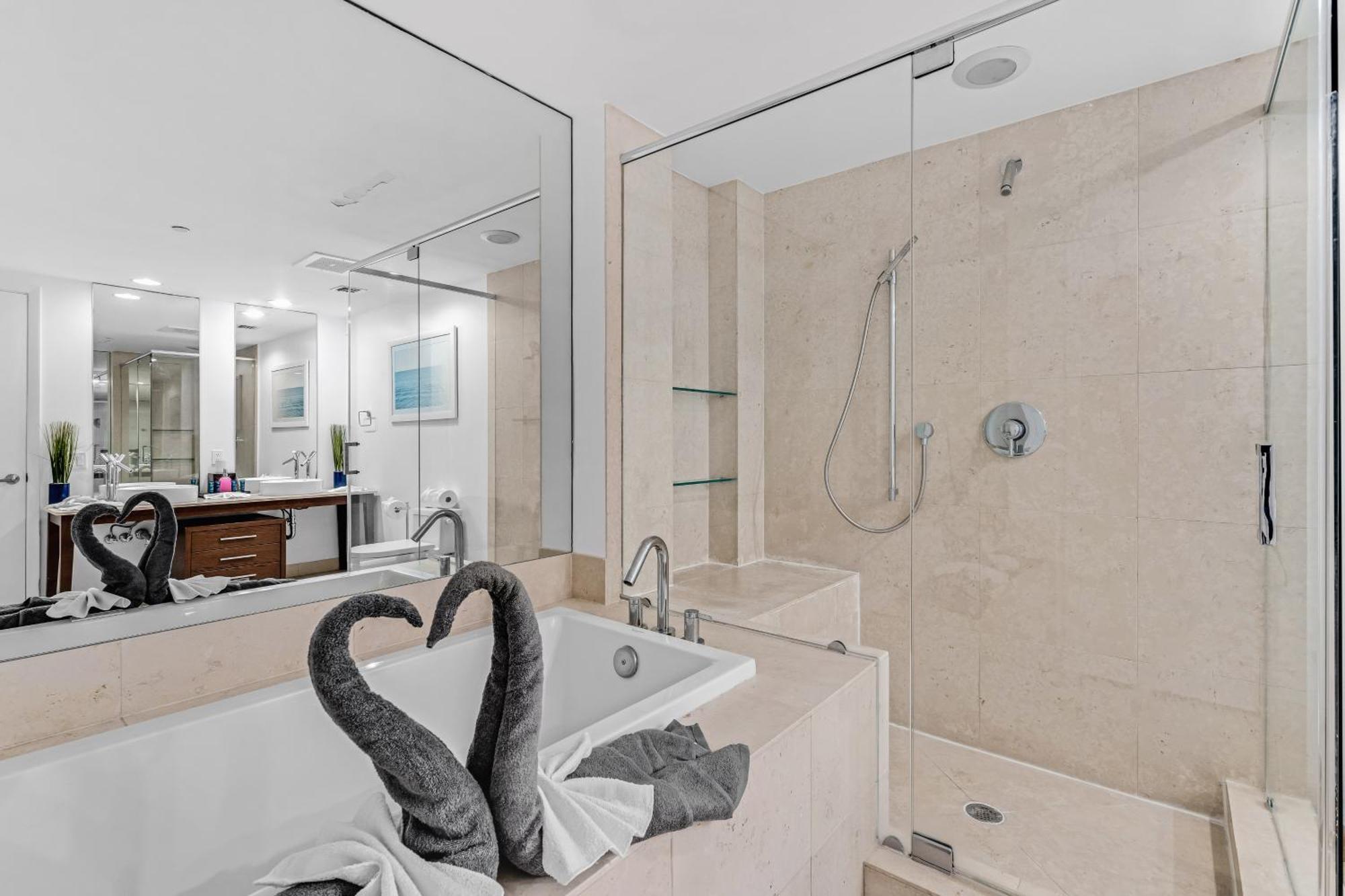 Luxurious Condo At Icon With Views ไมอามี ภายนอก รูปภาพ