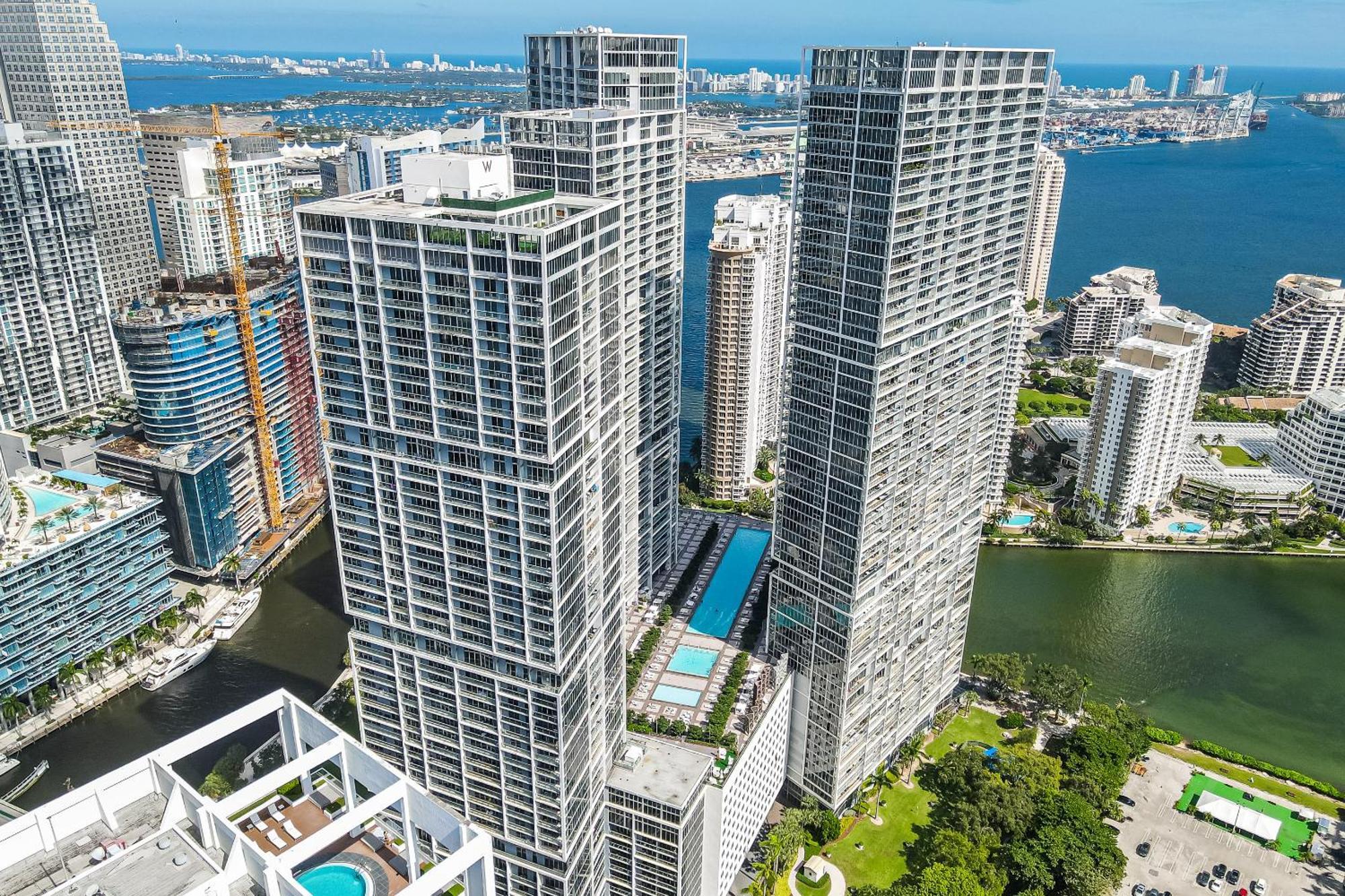 Luxurious Condo At Icon With Views ไมอามี ภายนอก รูปภาพ