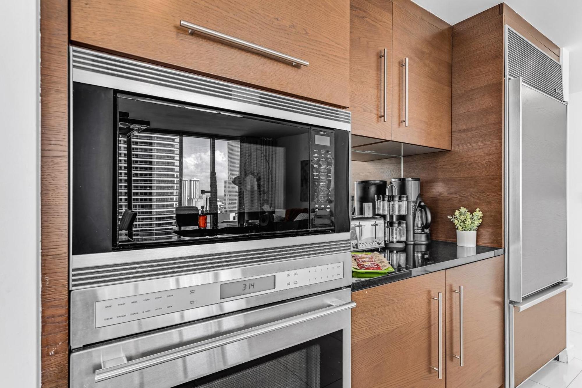 Luxurious Condo At Icon With Views ไมอามี ภายนอก รูปภาพ